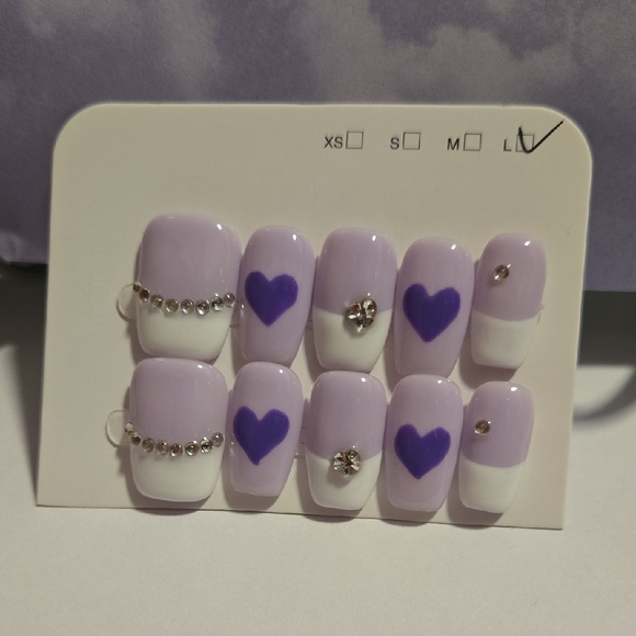 (5/$25) Purple and White Heart Nail Set - Picture 1 of 1